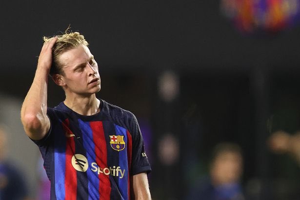 Ingin Bertahan Di Barcelona Frenkie De Jong Harus Berkorban Bolaskor