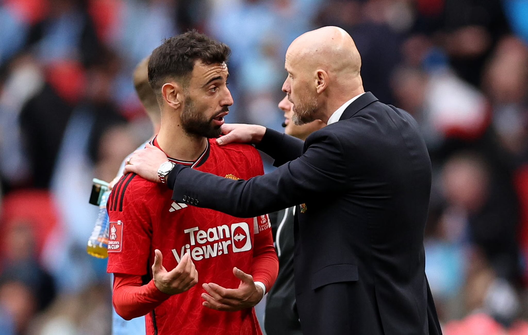 Erik Ten Hag Redam Isu Kepergian Bruno Fernandes BolaSkor