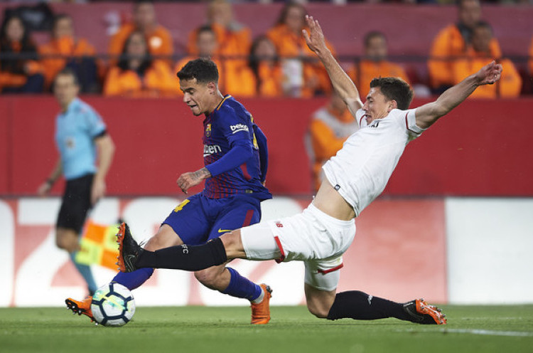 Barcelona Segera Rampungkan Transfer Bek Sevilla