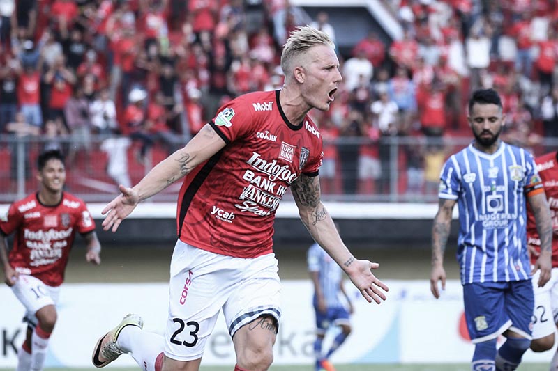 Sempat Tak Jelas, Nick van der Velden Bertahan di Bali United