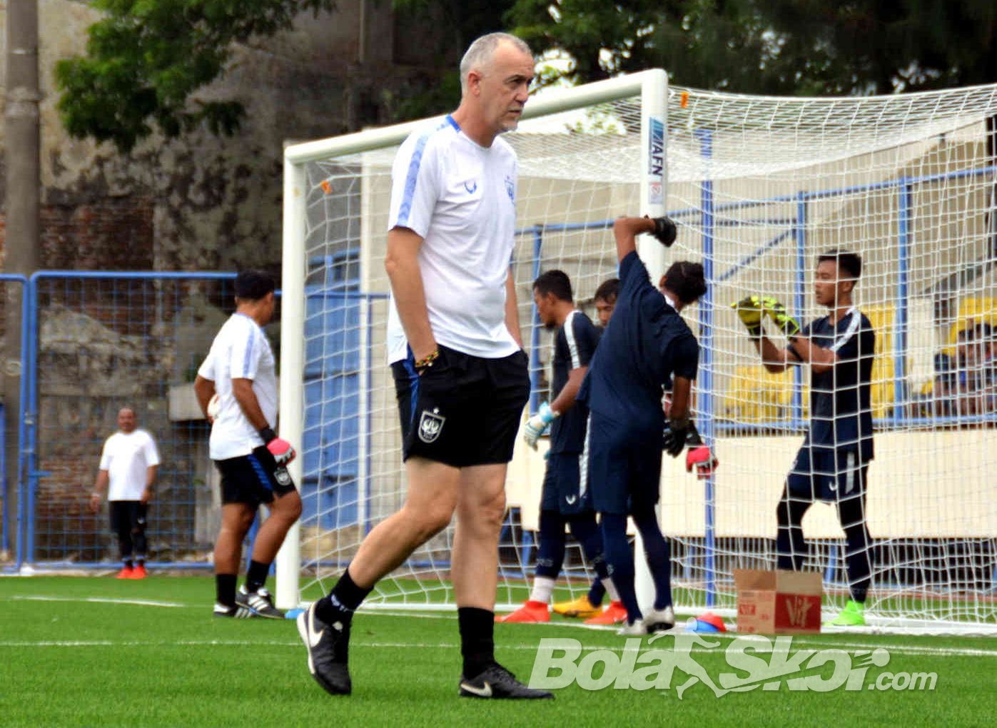 Rumput Sintetis Stadion Citarum Tuai Pujian Pelatih PSIS Semarang