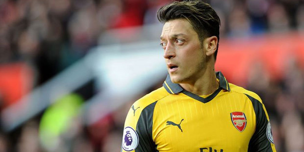 'Ozil Terlalu Sering Menjadi Kambing Hitam Setiap Kali Arsenal Kalah'