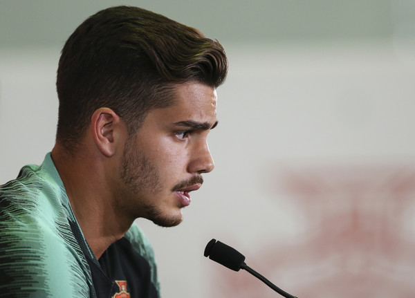 Nuno Gomes Ungkap Alasan Andre Silva Meredup di AC Milan