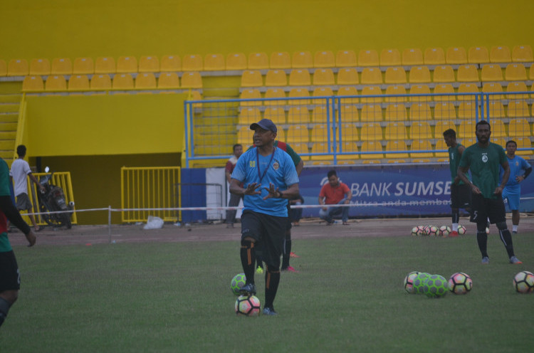 Rahmad Darmawan Tak Merasa Diuntungkan Menghadapi Bali United