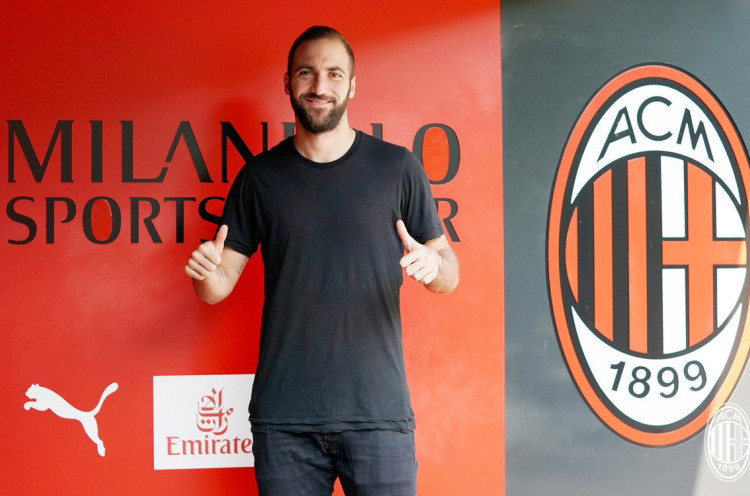 Pelatih AC Milan Senang dengan Transfer Gonzalo Higuain