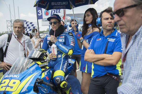 Warm Up MotoGP Australia: Andrea Iannone Tercepat, Valentino Rossi Terpuruk