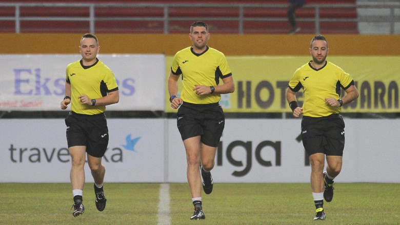 Wasit Jepang Akan Pimpin Laga Krusial pada Pekan Terakhir Liga 1