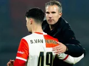 Robin van Persie dan 7 Pelatih yang Memberikan Debut kepada Anaknya 