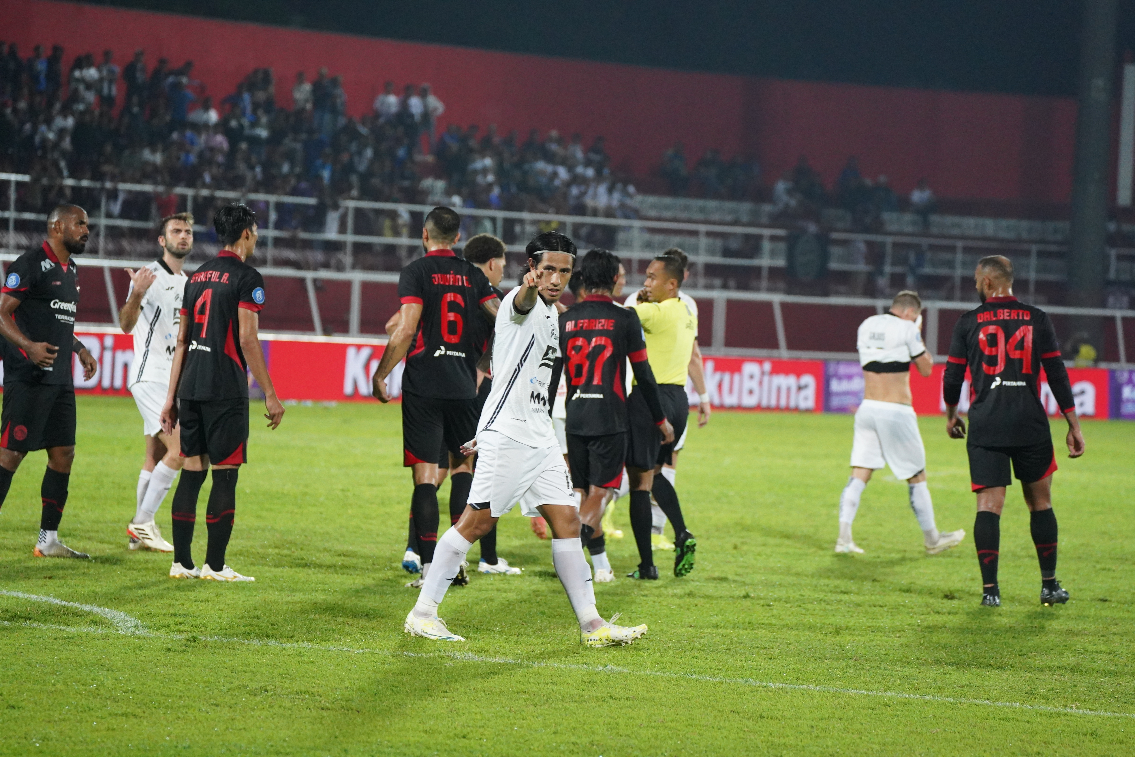 Hanif Sjahbandi Tak Peduli soal Regulasi 11 Pemain Asing di Liga 1 Musim Depan