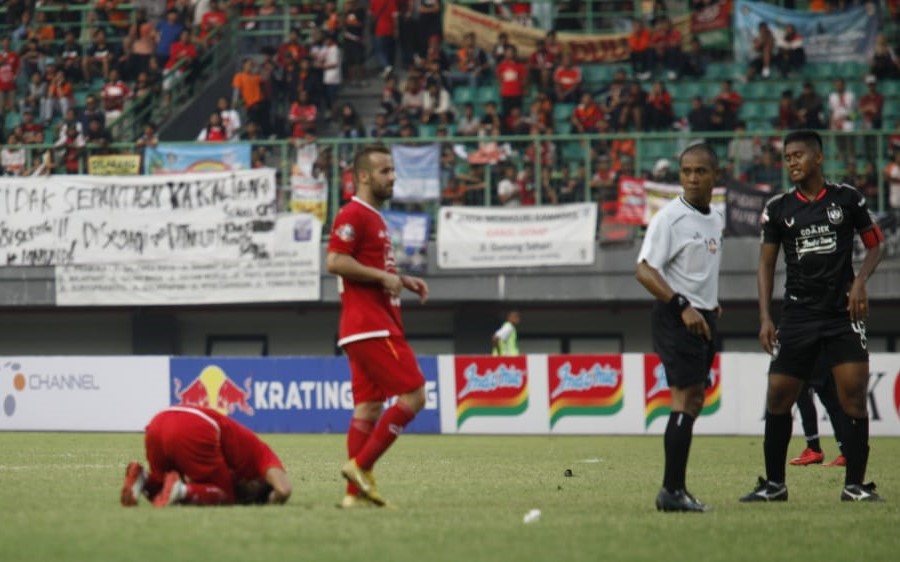 Spanduk Unik Pinggir Jalan Jakmania saat Persija Jakarta Hadapi PSIS
