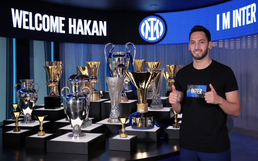 Moncer Kontra Crotone, Calhanoglu Dapat Ponten Bagus dari Inzaghi