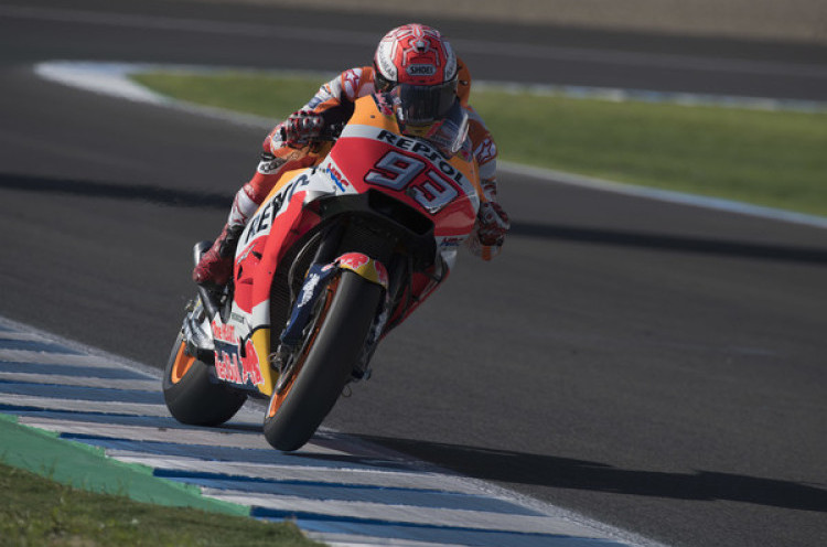 Diwarnai Crash, Marc Marquez Juara MotoGP Spanyol