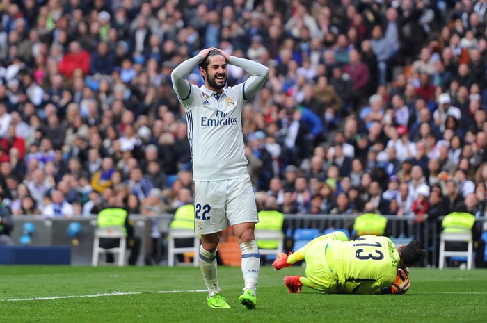 Morata Desak Chelsea Boyong Isco