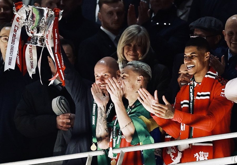 Quadruple Hanya Ada di Angan Suporter Manchester United