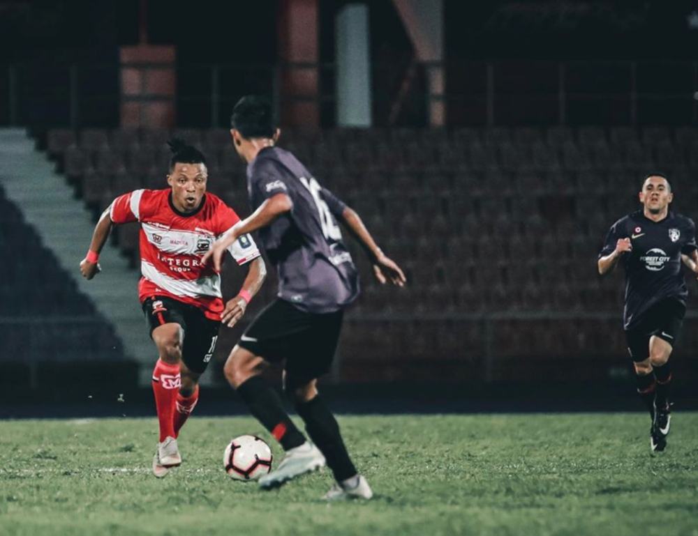 Media Denmark Laporkan Rekrutan Anyar Madura United Emmanuel Oti Masih Menunggak Listrik