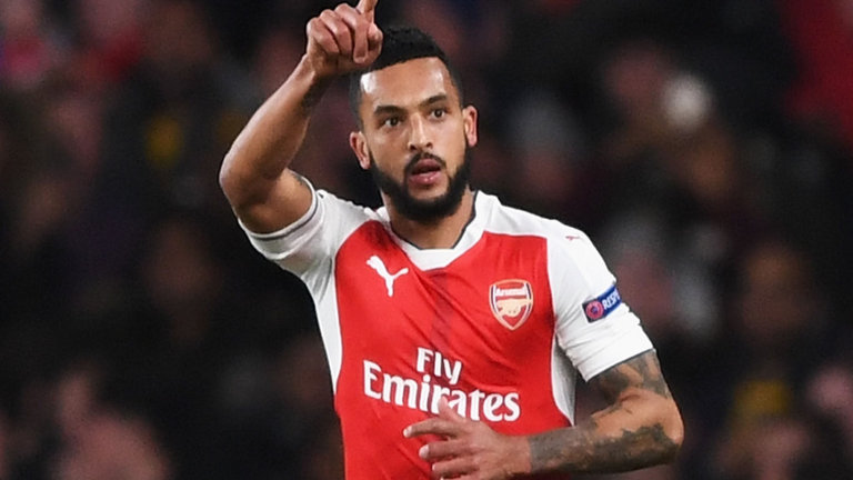 Bos Everton Ingin Tuntaskan Transfer Theo Walcott