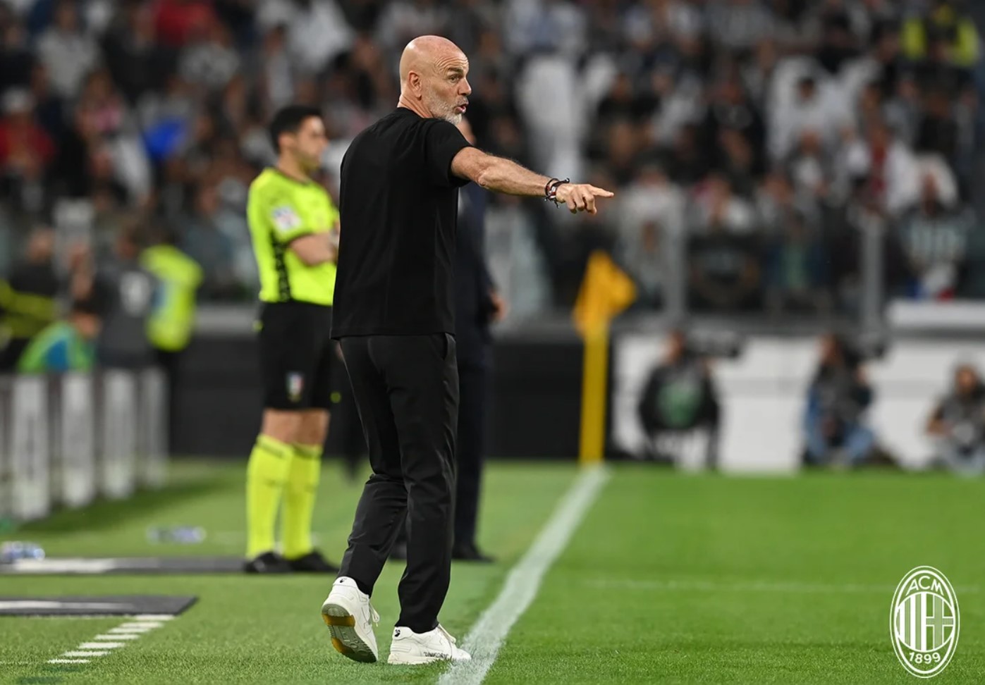 AC Milan Gagal Dapat Trofi karena Tidak Bisa Bersaing