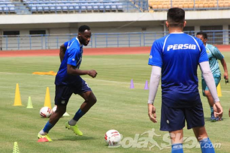 Persib Bandung Butuh Geoffrey Castillion untuk Daya Gedor