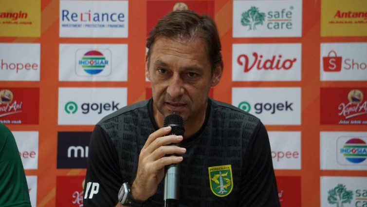 Wolfgang Pikal Mundur, Aji Santoso Dikabarkan Merapat ke Persebaya