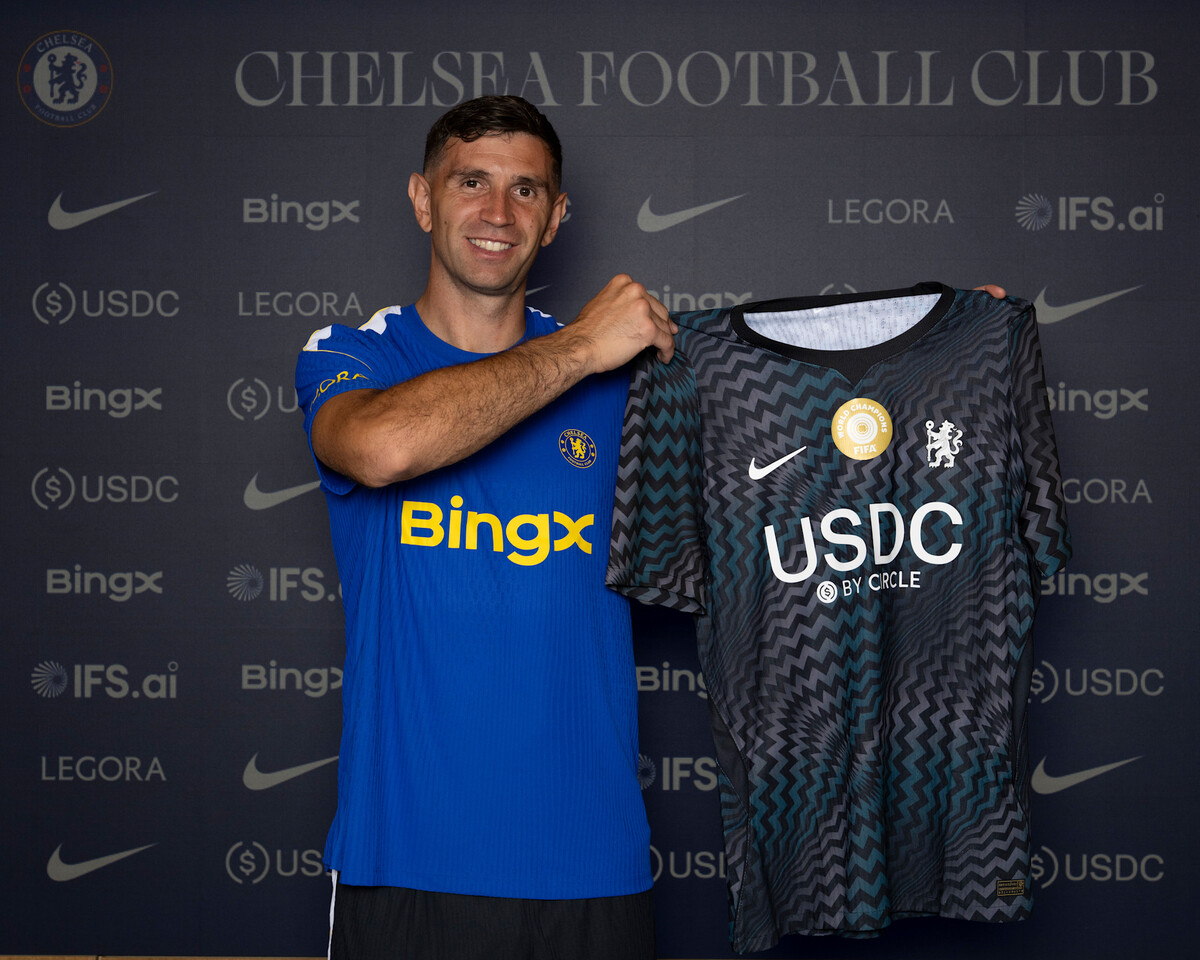 Emiliano Martinez Resmi Gabung Chelsea, Dikontrak 3 Tahun