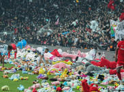 Aksi Kemanusiaan di Balik Hujan Boneka pada Laga Besiktas Vs Antalyaspor