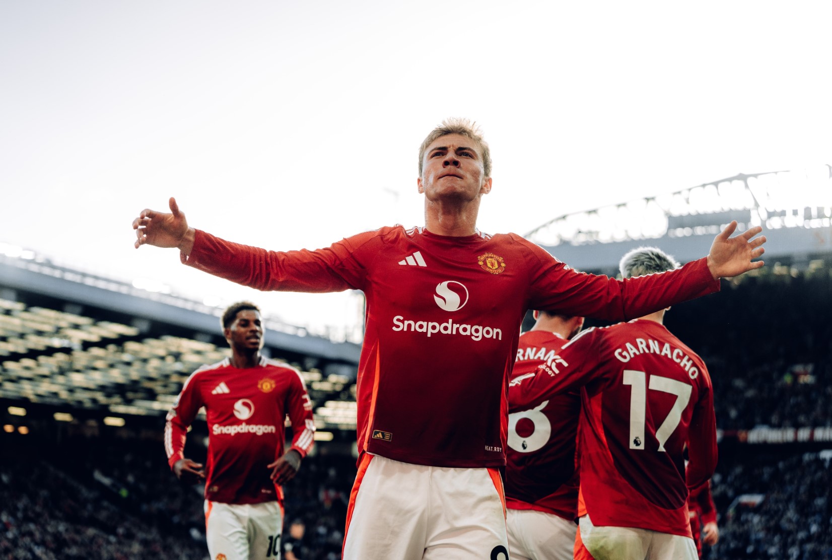 Rasmud Hojlund Tanggapi Klaim Meniru Gol Ruud van Nistelrooy