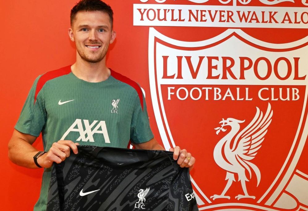 Liverpool Rekrut Kiper Ketiga Pengganti Caoimhin Kelleher