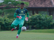 Pelatih Kiper Persib Komentari Penampilan Teja Paku Alam