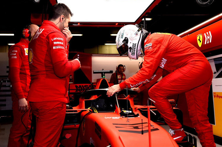  Sebastian Vettel Sebut Performa Mobil Ferrari Mendekati Sempurna 