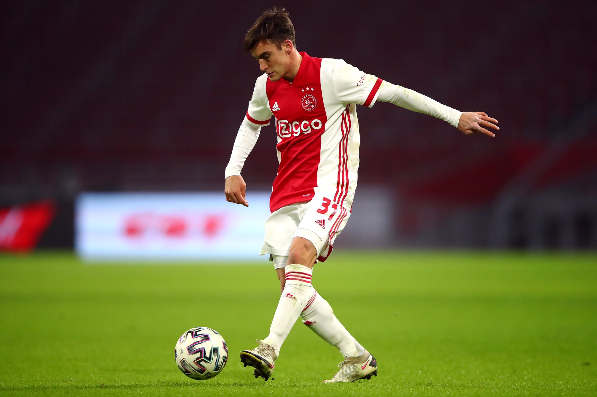 Dilema Barcelona, Pemain Sendiri Bisa Gagalkan Transfer Nicolas Tagliafico