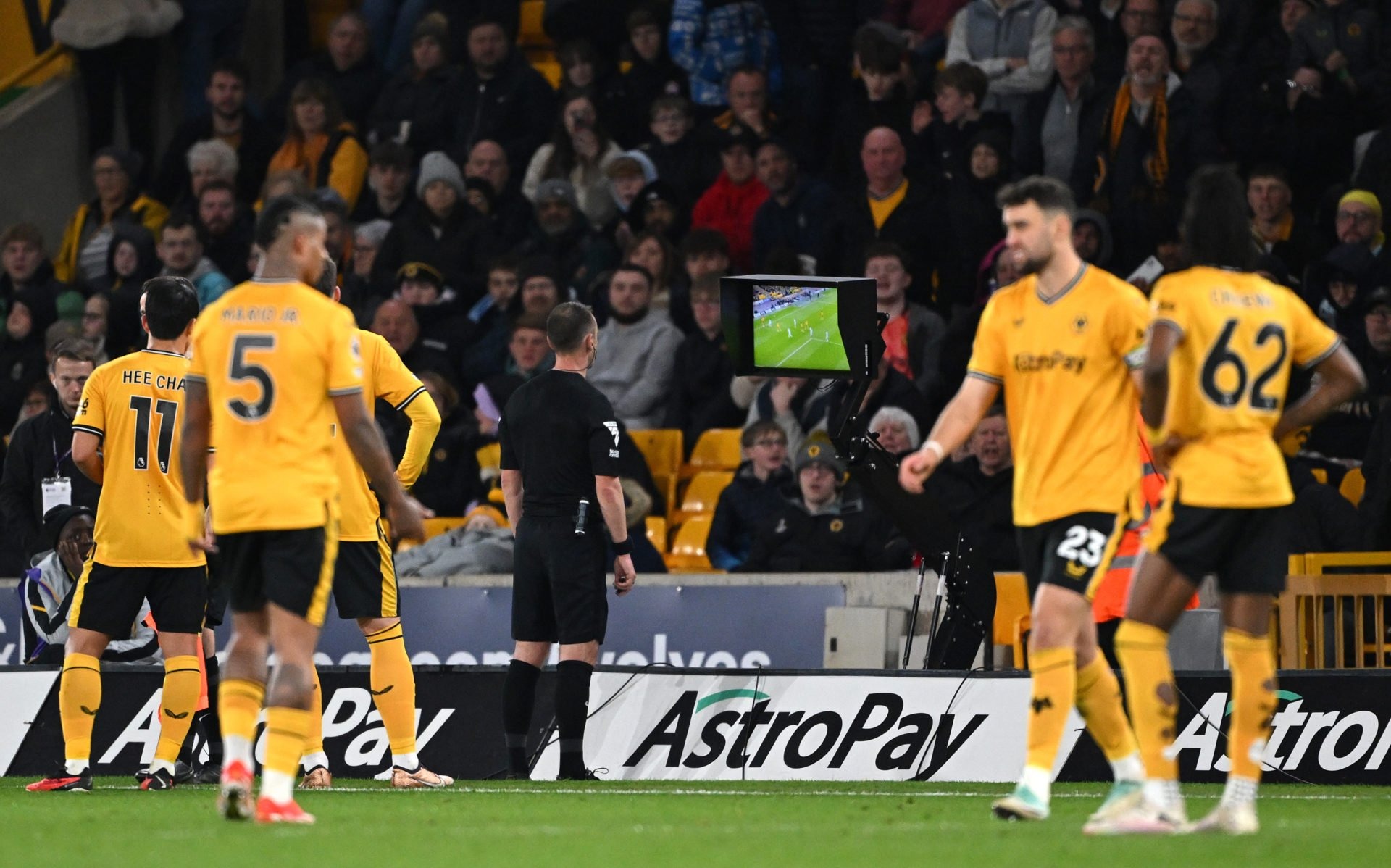 Wolves Usulkan Premier League Hapus VAR, Voting Jadi Penentu