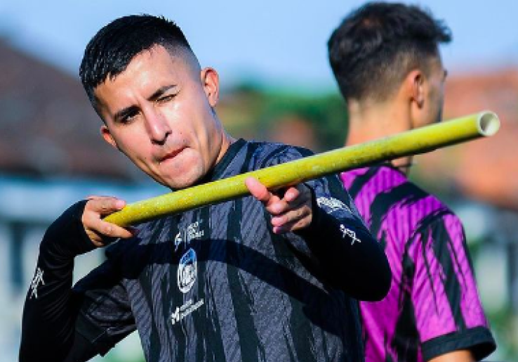 Kartu Merah Konyol Ariel Lucero Paksa Arema FC Beri Sanksi Disiplin