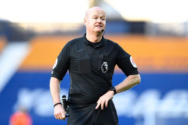 Usai Rugikan Arsenal, Lee Mason Pilih Keluar dari Wasit Premier League