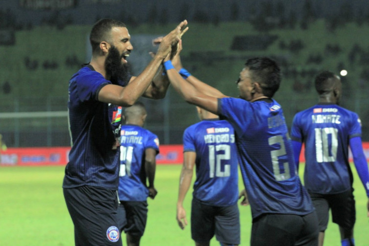 Sylvano Comvalius Dipastikan Siap Kembali Tampil Saat Menjamu Madura United