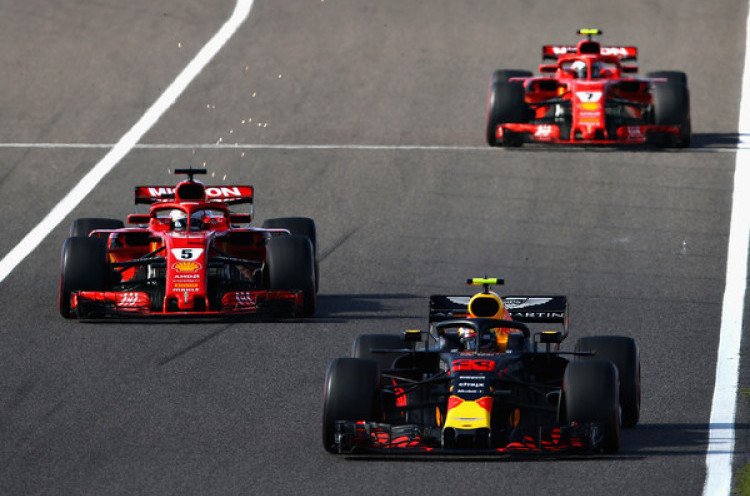 Vettel dan Verstappen Saling Menyalahkan Soal Insiden Kontak di GP Jepang 