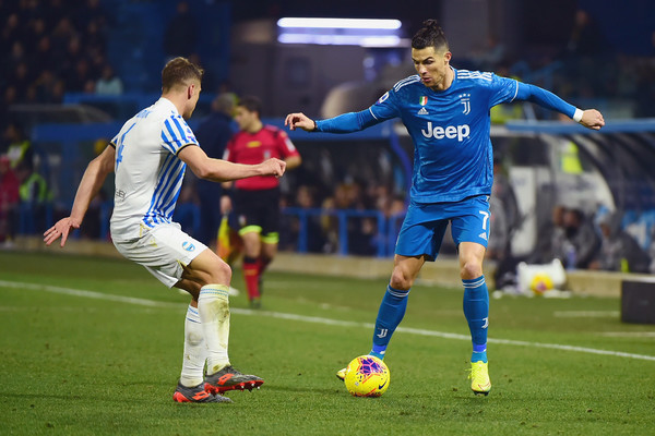 Virus Corona Bikin Cristiano Ronaldo Berpeluang Dijual Juventus