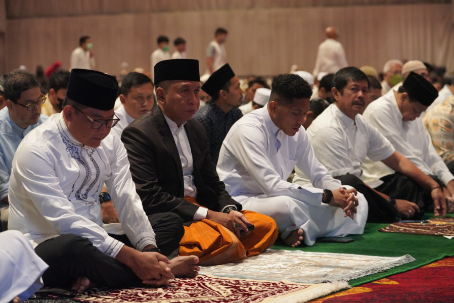 Personel Timnas Indonesia U-22 Salat Idul Fitri di Hotel, Waketum PSSI Ikut Serta