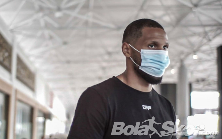Liga 1 Belum Jelas, Bek Asing Persebaya Coba Berpikir Positif
