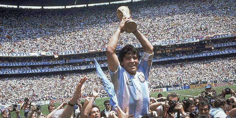 Esteban Vizcarra: Sepak Bola Argentina Berjaya karena Maradona
