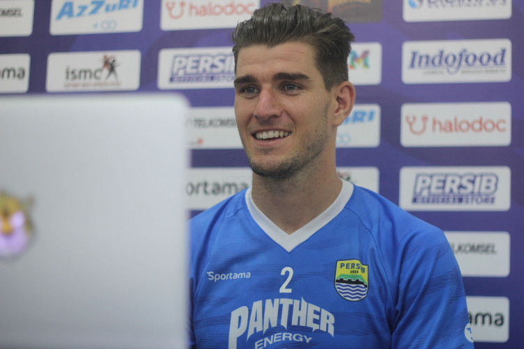 Bek Persib Nick Kuipers Punya Alasan Kuat Tidak Pulang ke Belanda