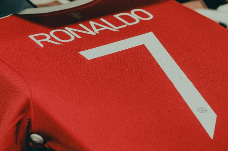 Sah, Edinson Cavani Relakan Nomor Punggung 7 Digunakan Cristiano Ronaldo