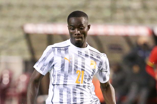 Terpincang-pincang Saat Bela Pantai Gading, Eric Bailly Bantah Alami Cedera