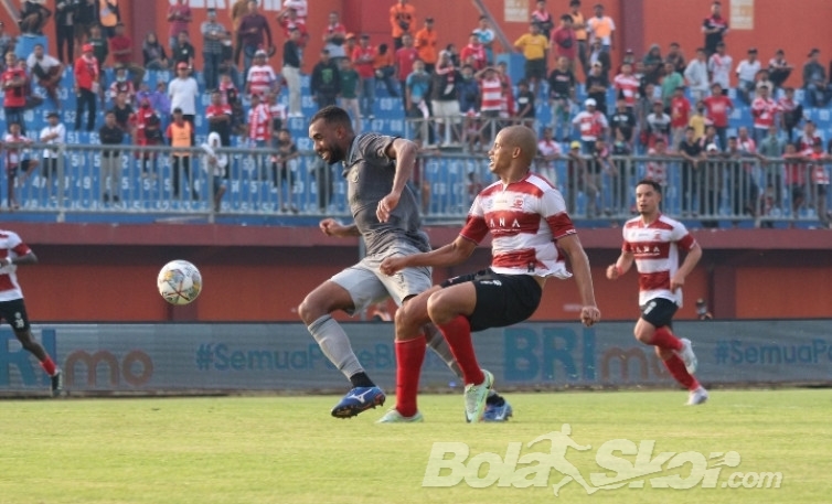 Madura United Dipermalukan Borneo FC, Fabio Lefundes Singgung Minimnya Kehadiran Suporter