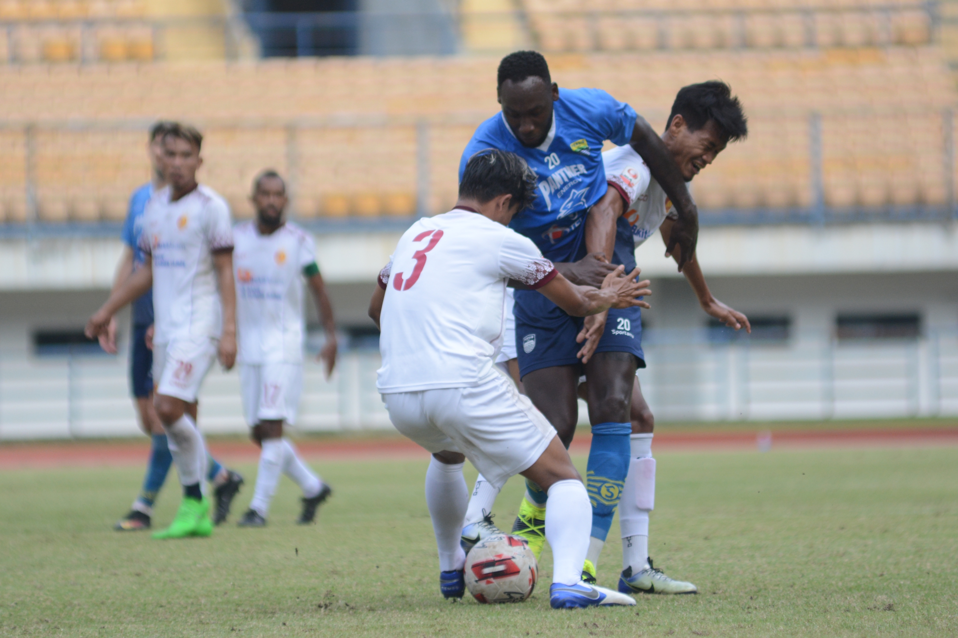 Tanpa Gelandang Anyar, Persib Siapkan Castillion untuk Piala Wali Kota Solo