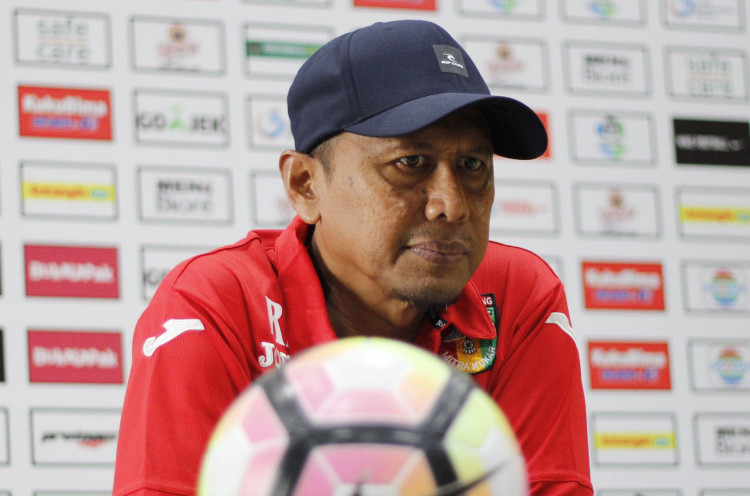 Pelatih Mitra Kukar Rahmad Darmawan Puji Lini Serang Persebaya
