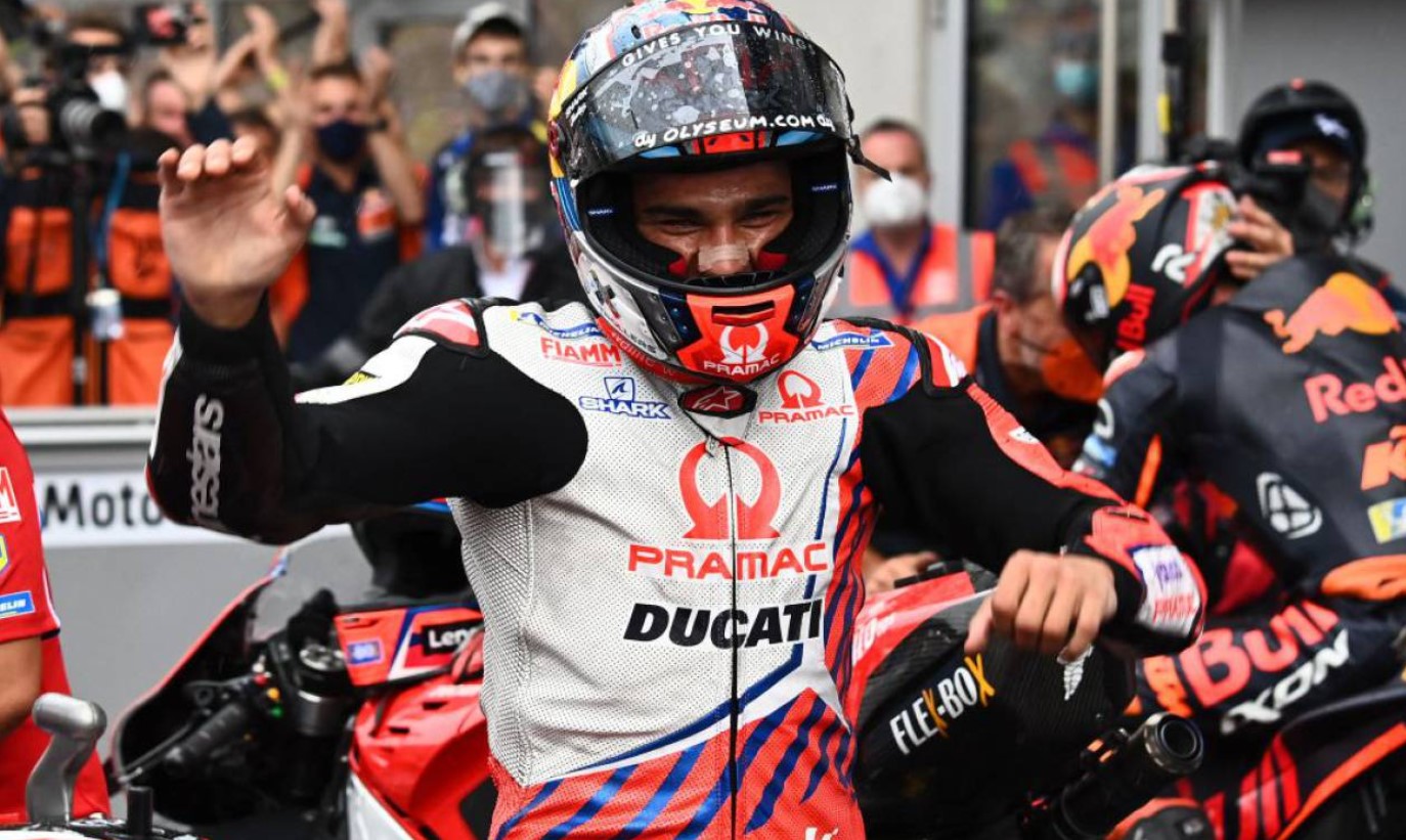 Masa Lalu Sulit, Jorge Martin Nyaris Gantung Helm
