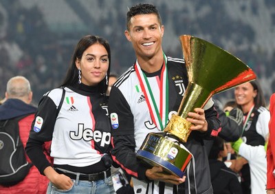 Cristiano Ronaldo Dinilai Lebih Pantas Meraih Ballon d'Or daripada Lionel Messi