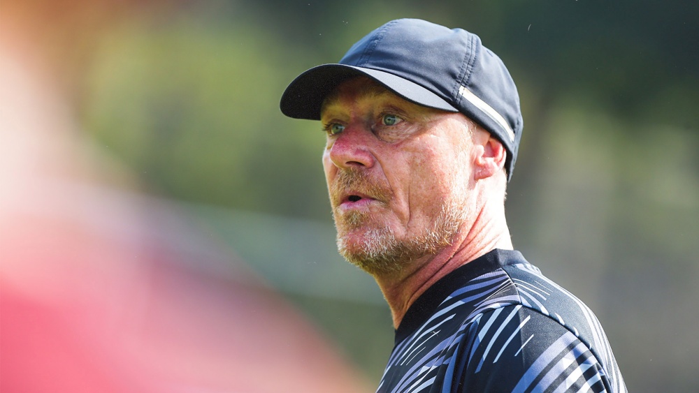 Laga Persis Solo Lawan Malut United Berpotensi Tentukan Nasib Peter de Roo
