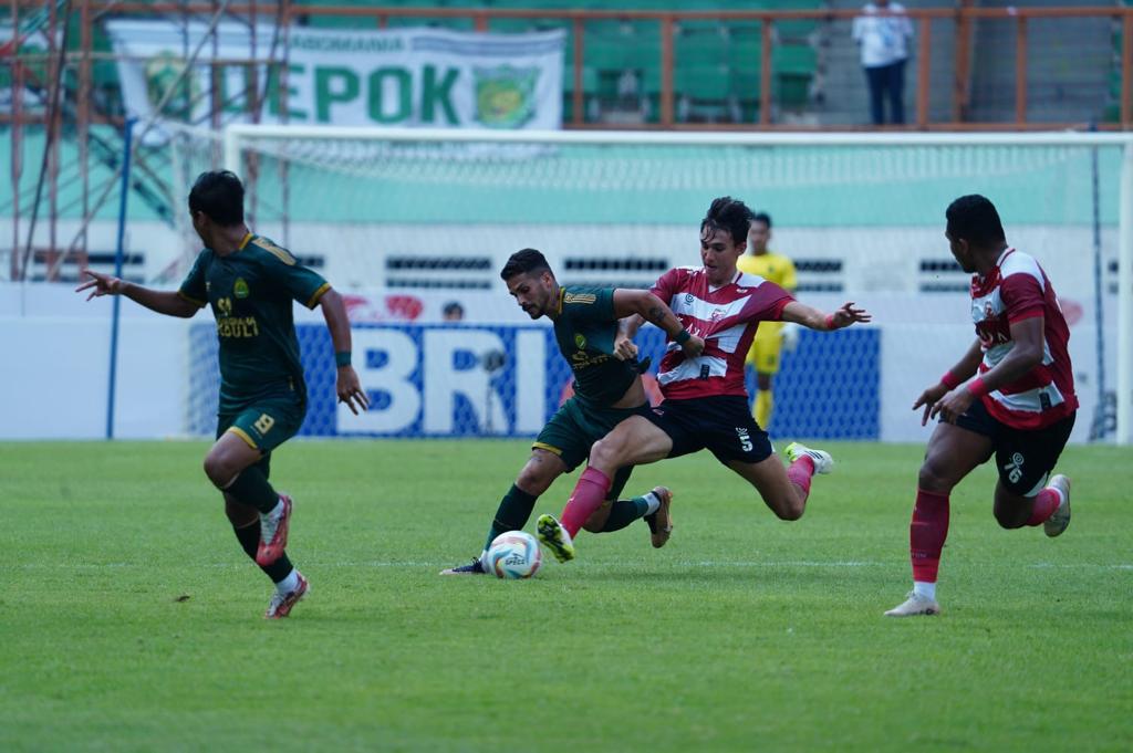 Kalah Telak di Laga Debutnya bersama Persikabo, Aji Santoso Akui Butuh Waktu