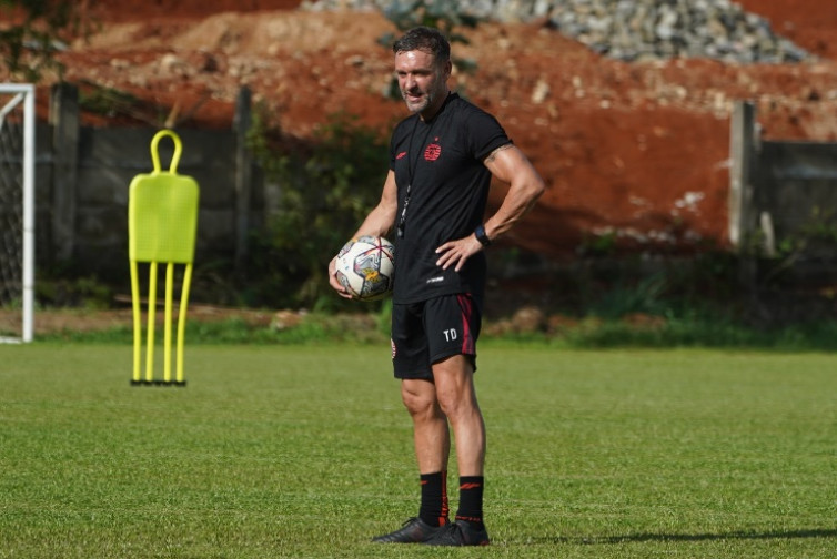 Ogah Bahas Persik, Thomas Doll Curhat Masalah Persija